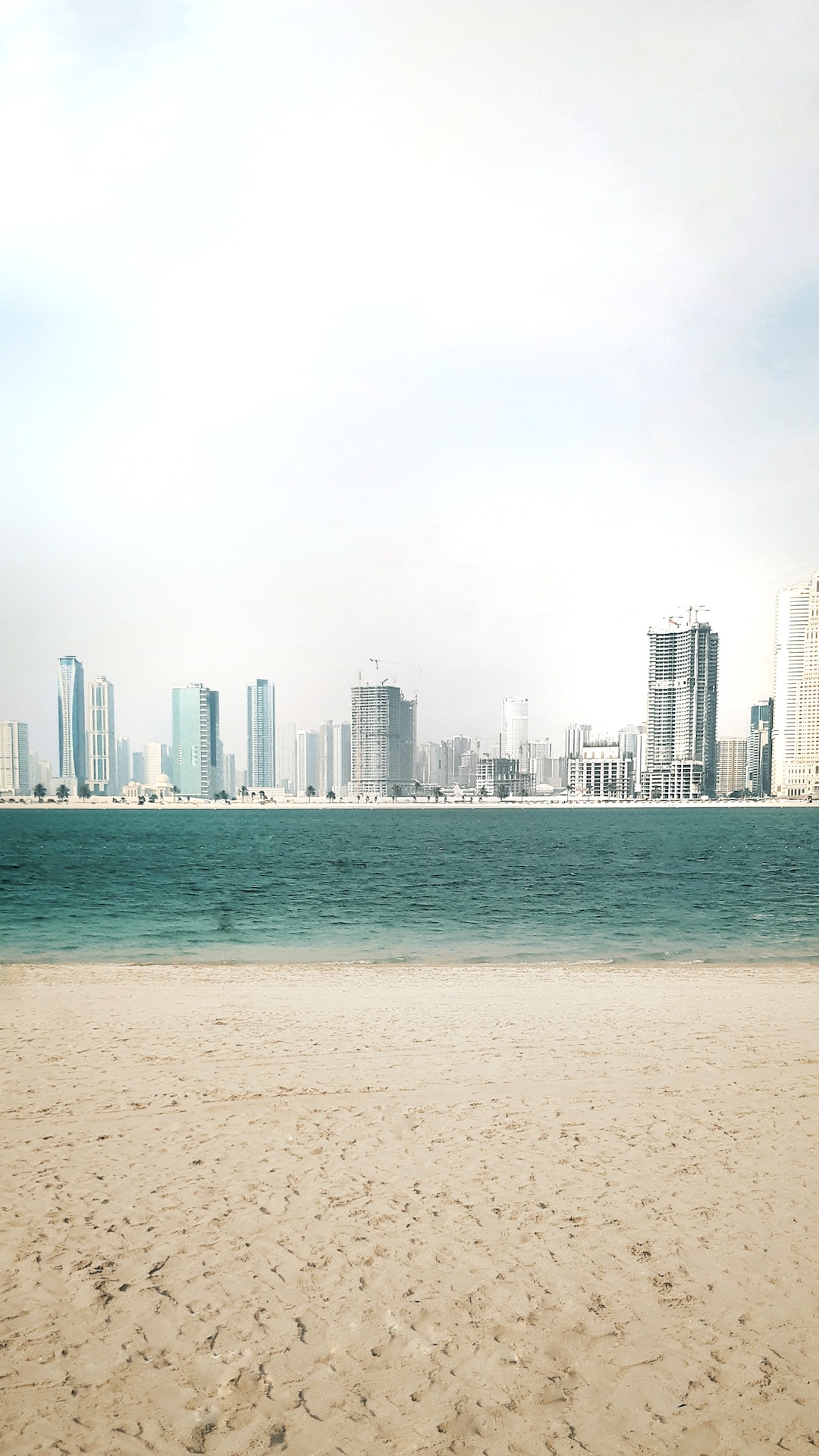 What is the ROI of commercial property in Dubai?